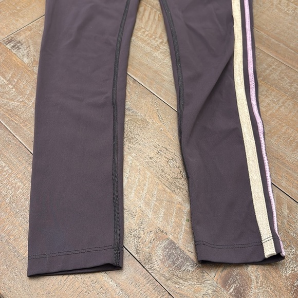 Revolve Movement Freestyle Rise Legging in Dark Purple
FREE PEOPLE - Picture 5 of 15